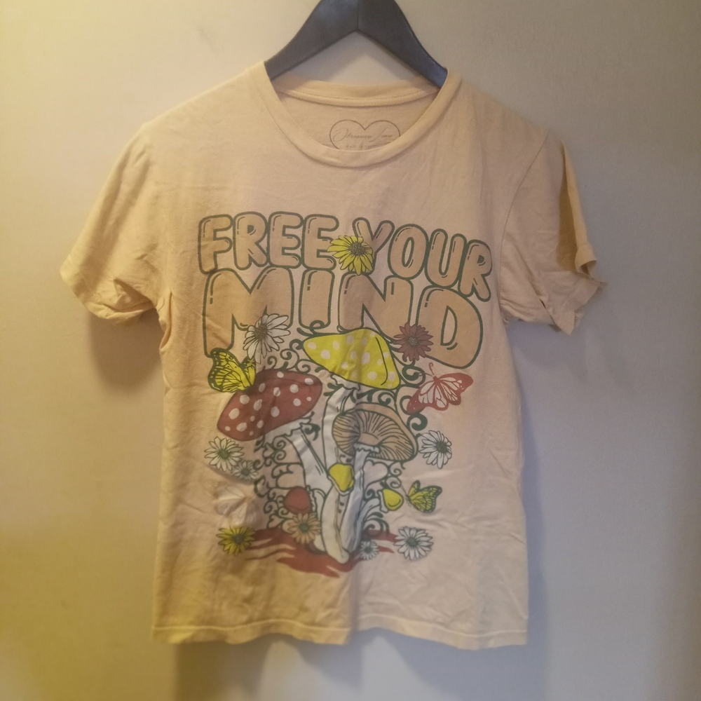 Obsessive Love Brand Graphic T-shirt with Mushroom Print ~ Free Shipping! ☆